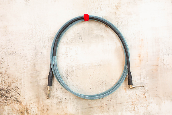 10' Snake Head in Retro Sea Foam with Neutrik Right Angle Nickel (connected to instrument) to Neutrik Straight Nickel