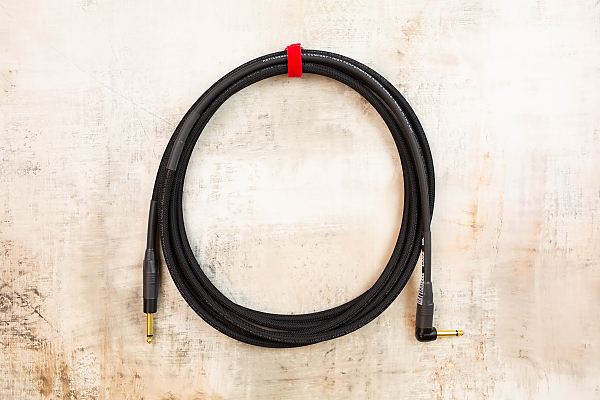 15' Snake Head in Black with Neutrik Right Angle Gold (connected to instrument) to Neutrik Straight Gold