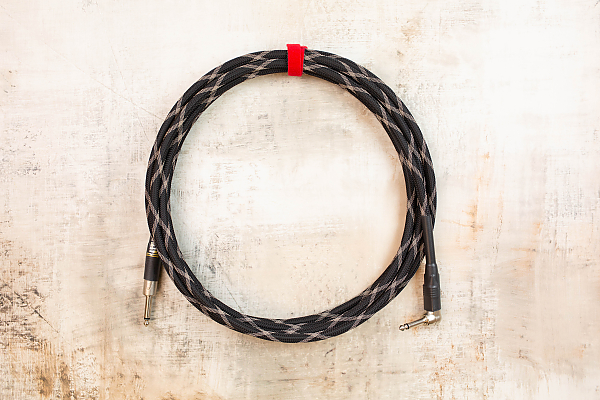 15' Standard in Sidewinder Black with Neutrik Straight Nickel to Neutrik Right Angle Nickel